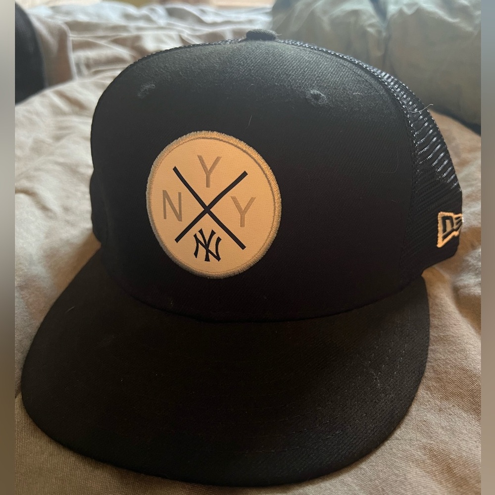 New Era Yankees Trucker Snap-Back Hat